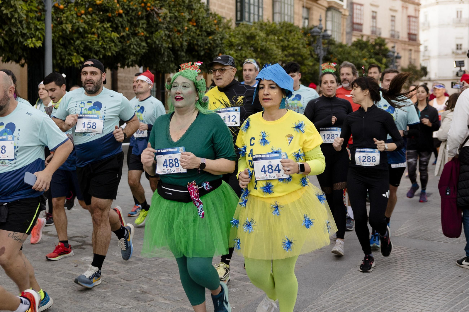 Las mejores imágenes de la carrera popular San Silvestre Gaditana 2024