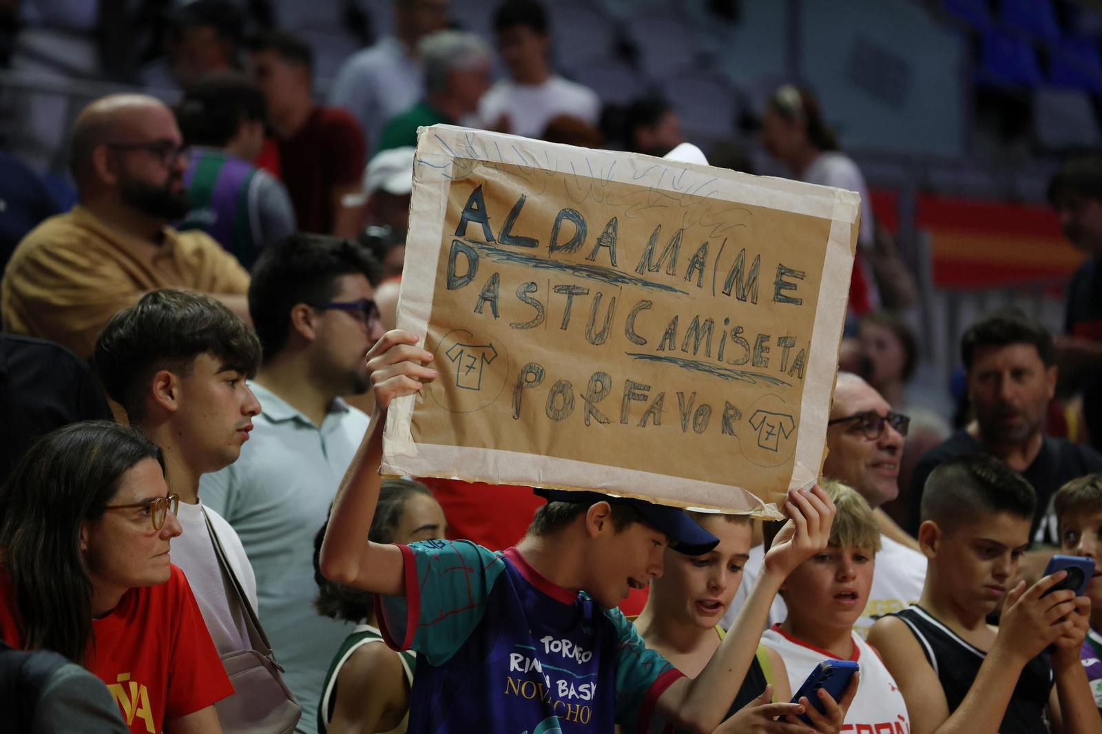 Búscate en el Carpena en el España-Portugal, con algunos VIP