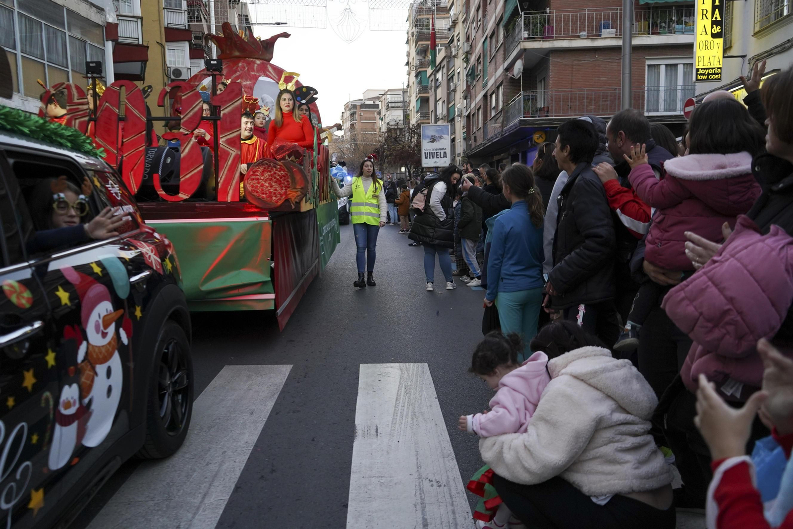 La cabalgata de los Reyes Magos de Granada, en imágenes