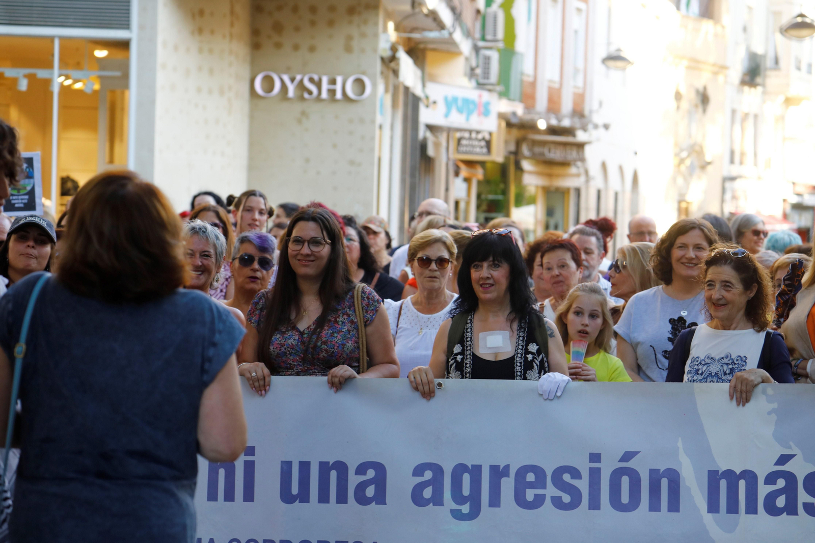 La concentración de Córdoba tras los últimos asesinatos machistas, en imágenes