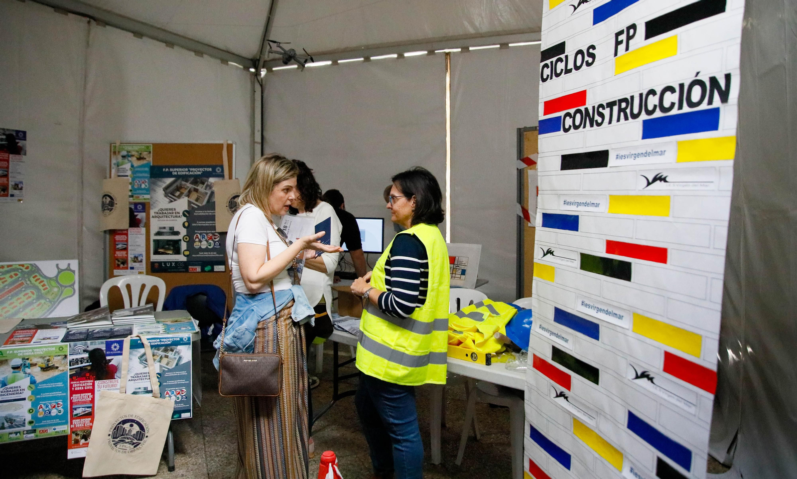IV edición de la feria Aula de la UAl, en imágenes