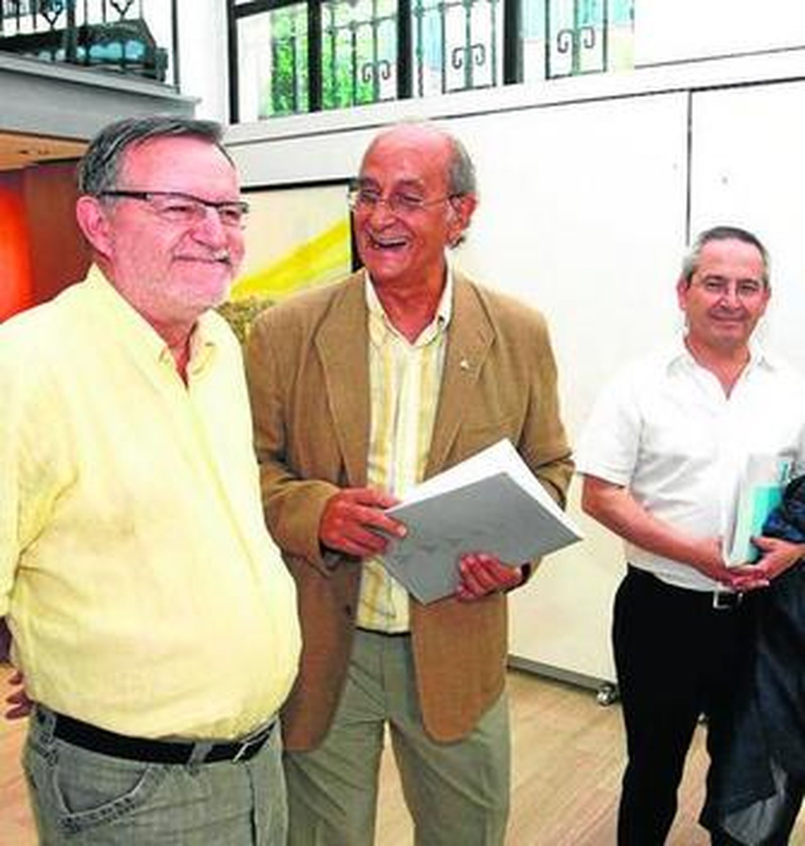 Gonzalo Prieto -en el centro- con Jordi Ludevid y Luis Cano.