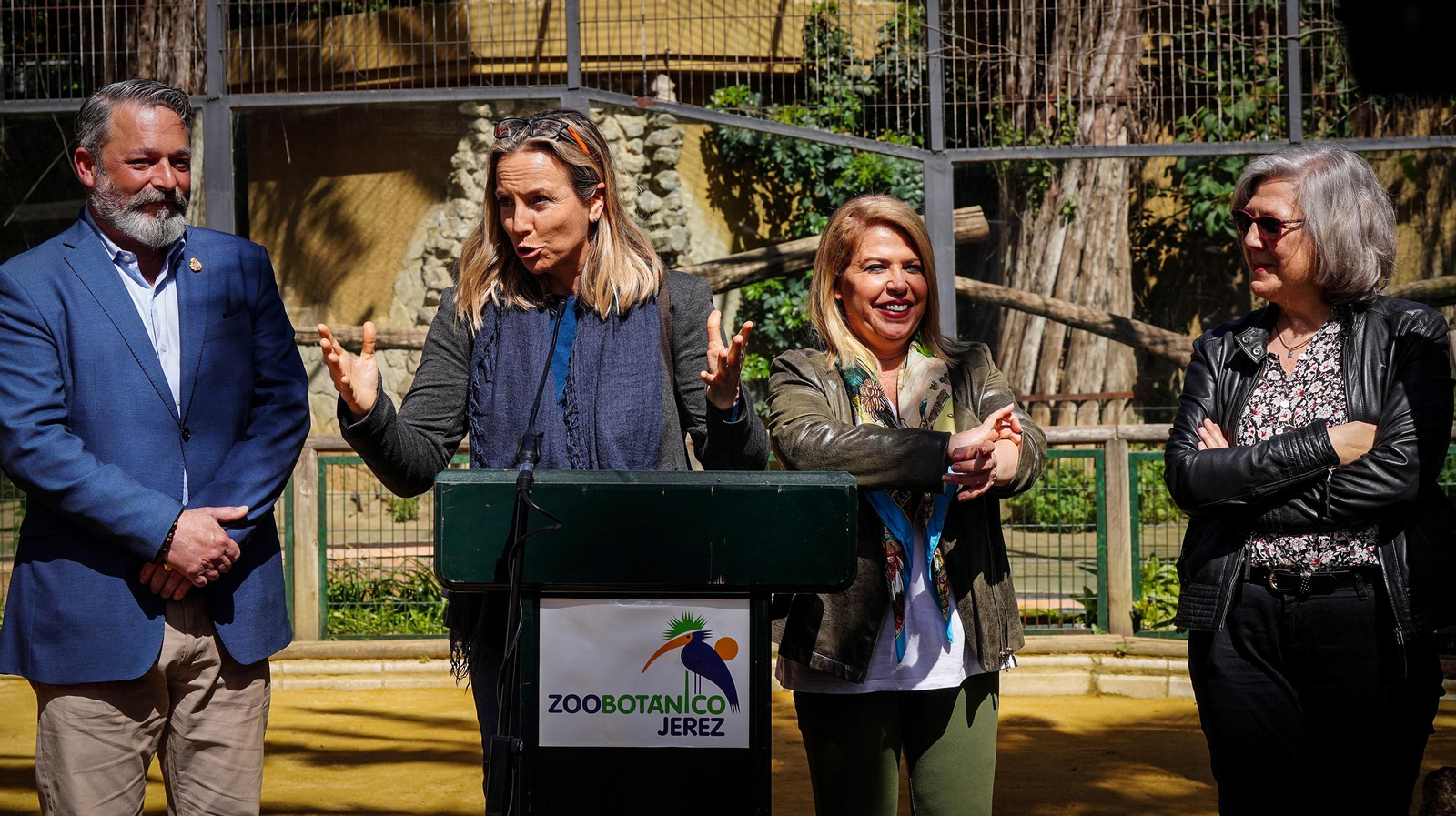 Inaugurada la plaza y el monumento en recuerdo de Félix Rodríguez de la Fuente en el Zoo de Jerez