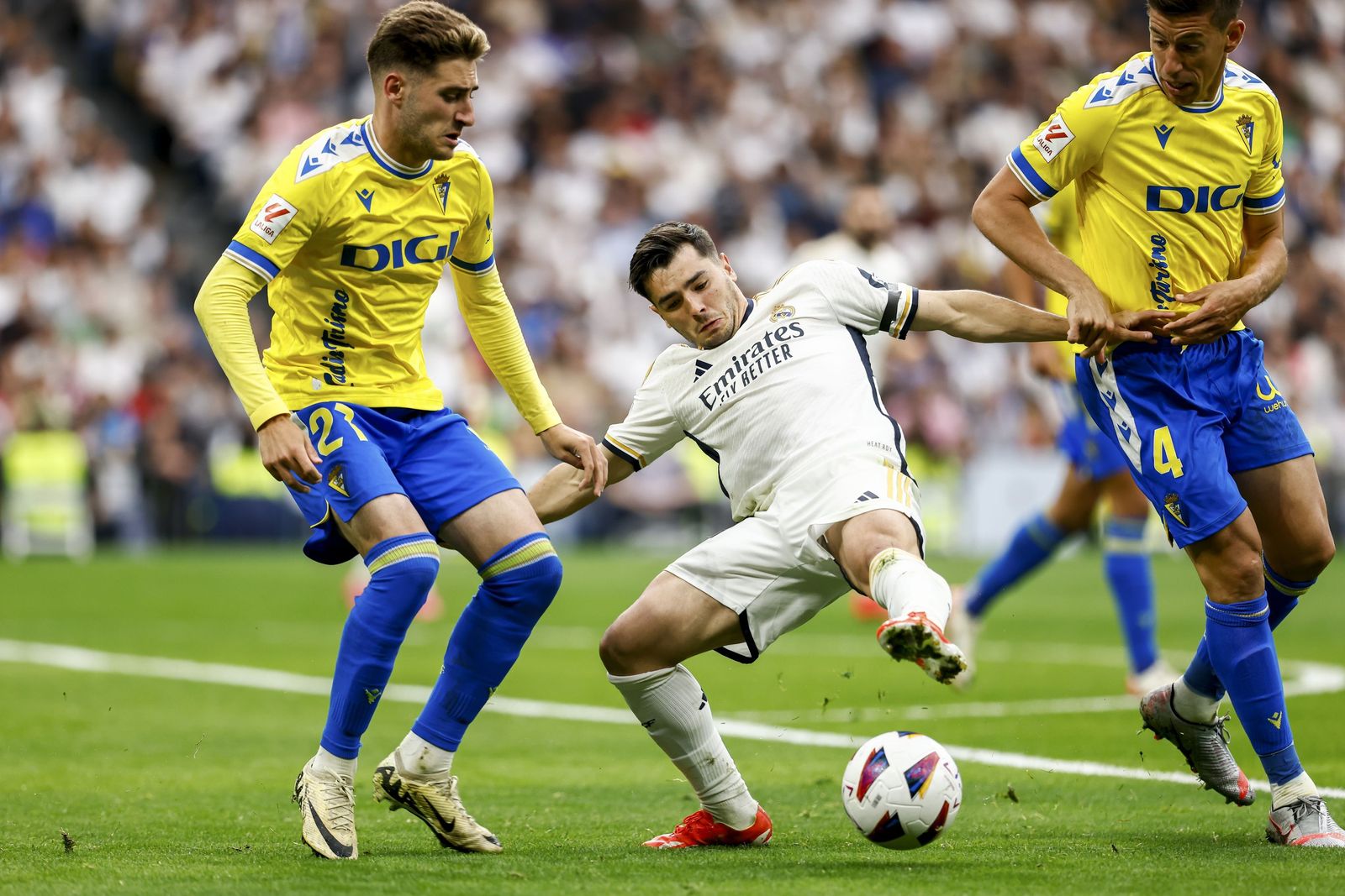 El espectacular gol de Brahim Díaz en el Real Madrid - Cádiz