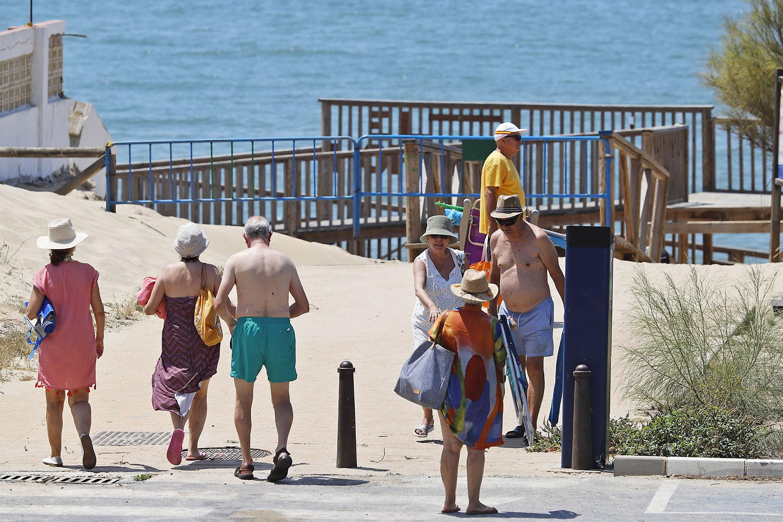 Ambiente en las playas de Huelva en el domingo 2 de julio