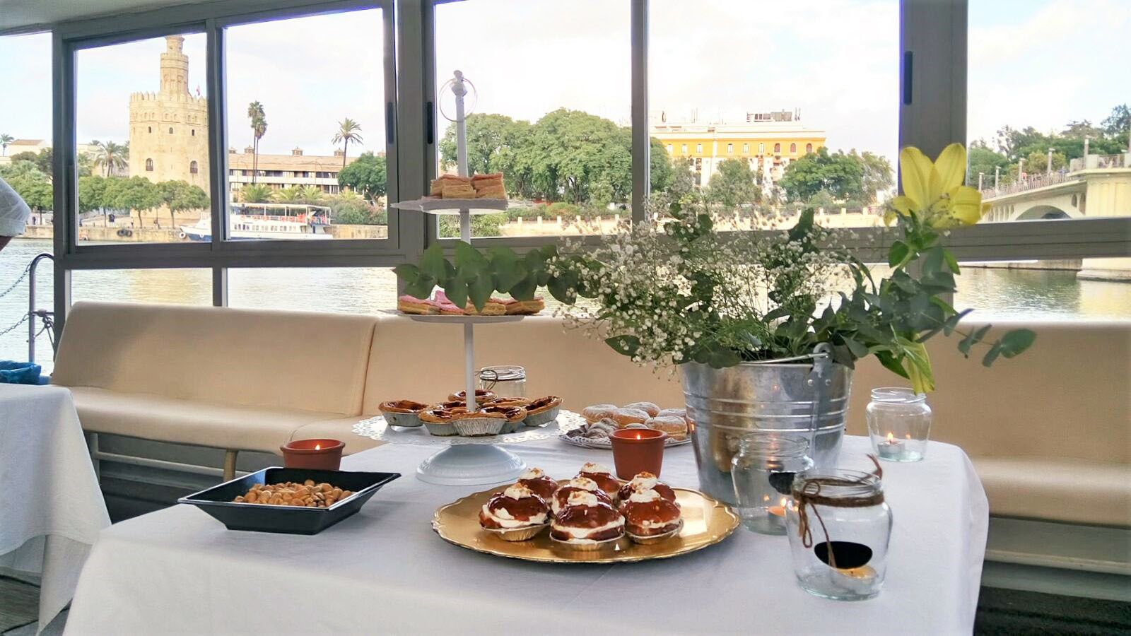 Catering a bordo de los Cruceros Torre del Oro