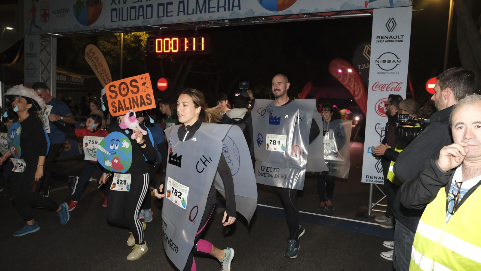 Imágenes de la XIV edición de la San Silvestre de Almería