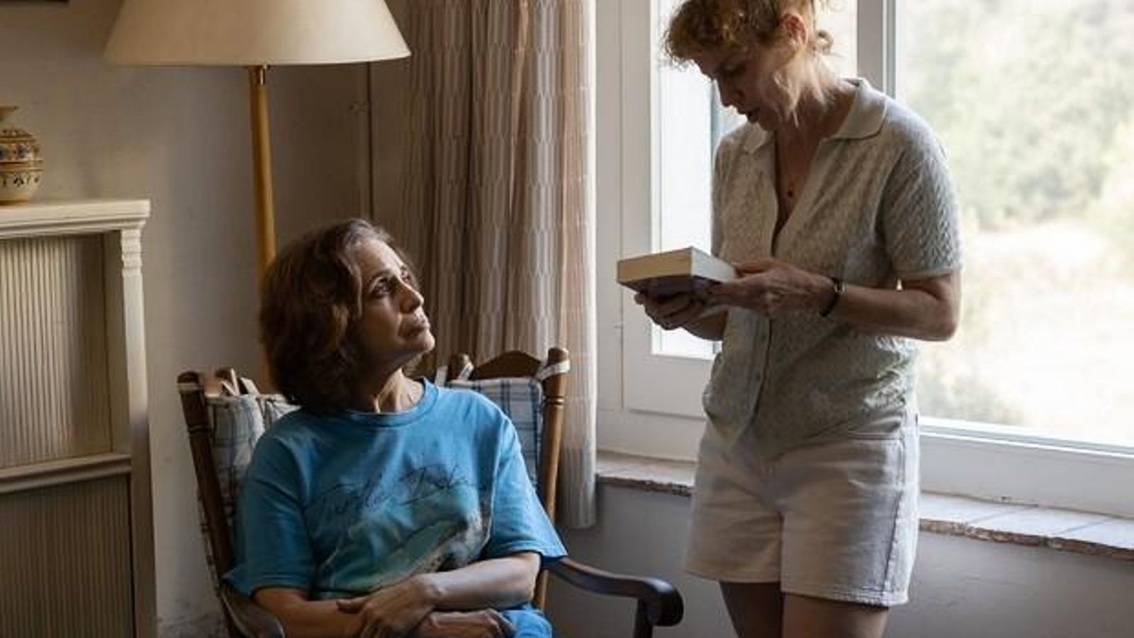 Adriana Ozores y María Vázquez en 'Los pequeños amores', de Celia Rico.