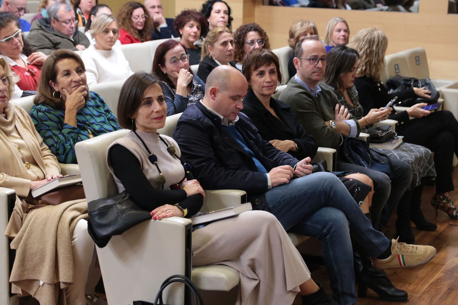 El Diario de los Libros, con Cristina Campos y su novela 'Historias de mujeres casadas'