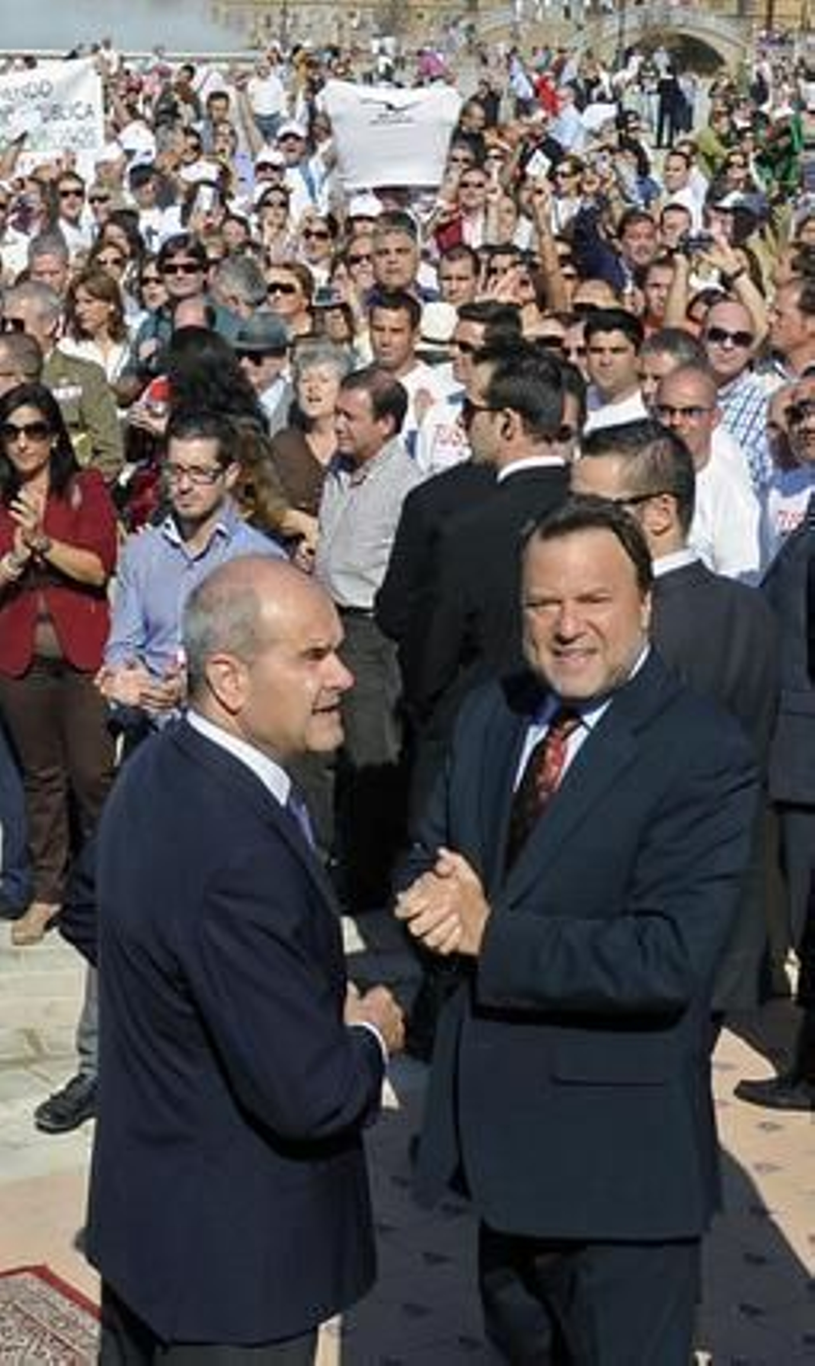 Portestas durante la reinauguración de la Plaza de España.

Foto: Juan Carlos Vázquez