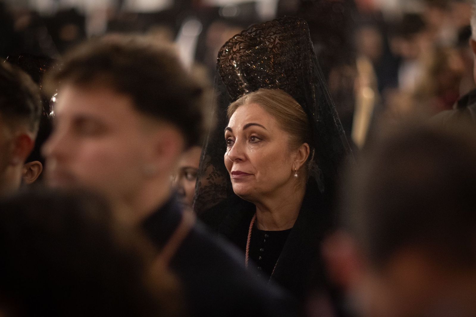 Fotos: La lluvia agudiza el dolor de los granadinos al impedir la salida de Dolores