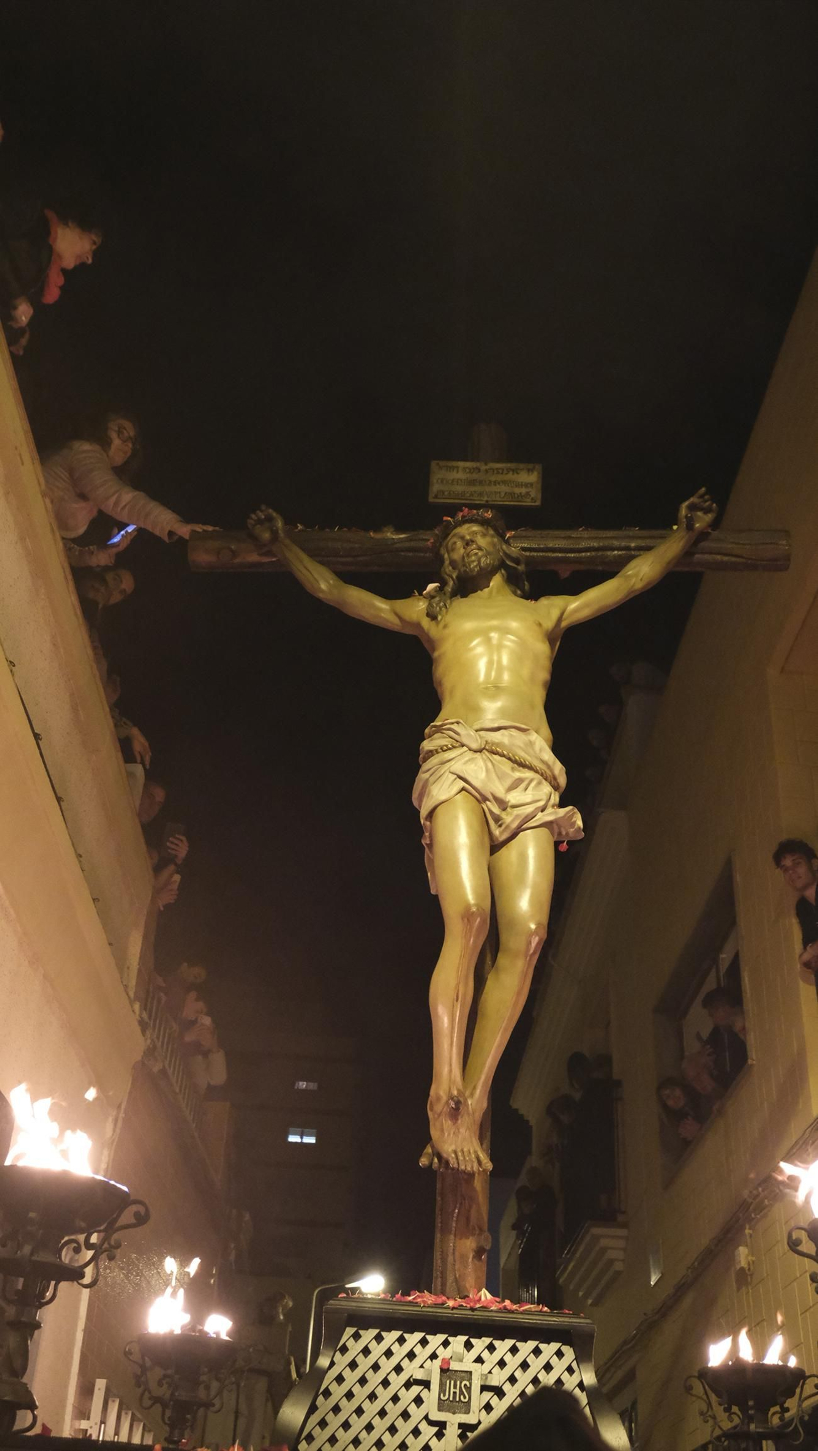 Procesión del Perdón en Almería, en imágenes