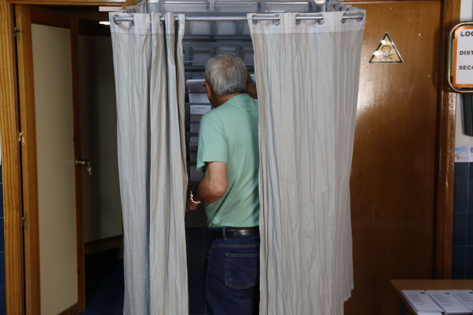 Imágenes de la jornada de votación en Granada