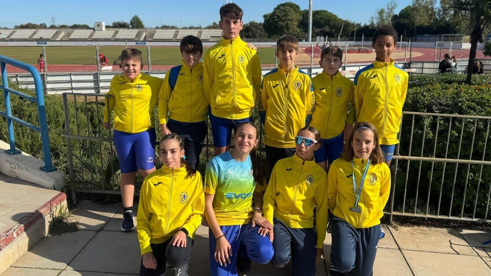 Parte de la expedición del Promoción Algeciras, en La Cartuja