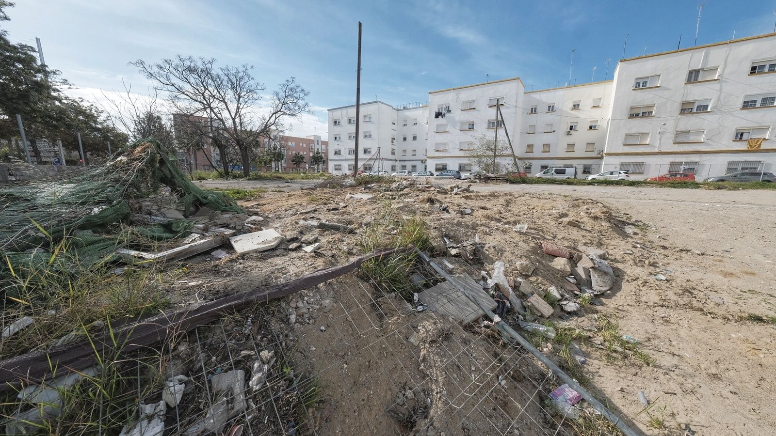 Solar de las Casitas Bajas, donde está permitida otra torre de 20 plantas.