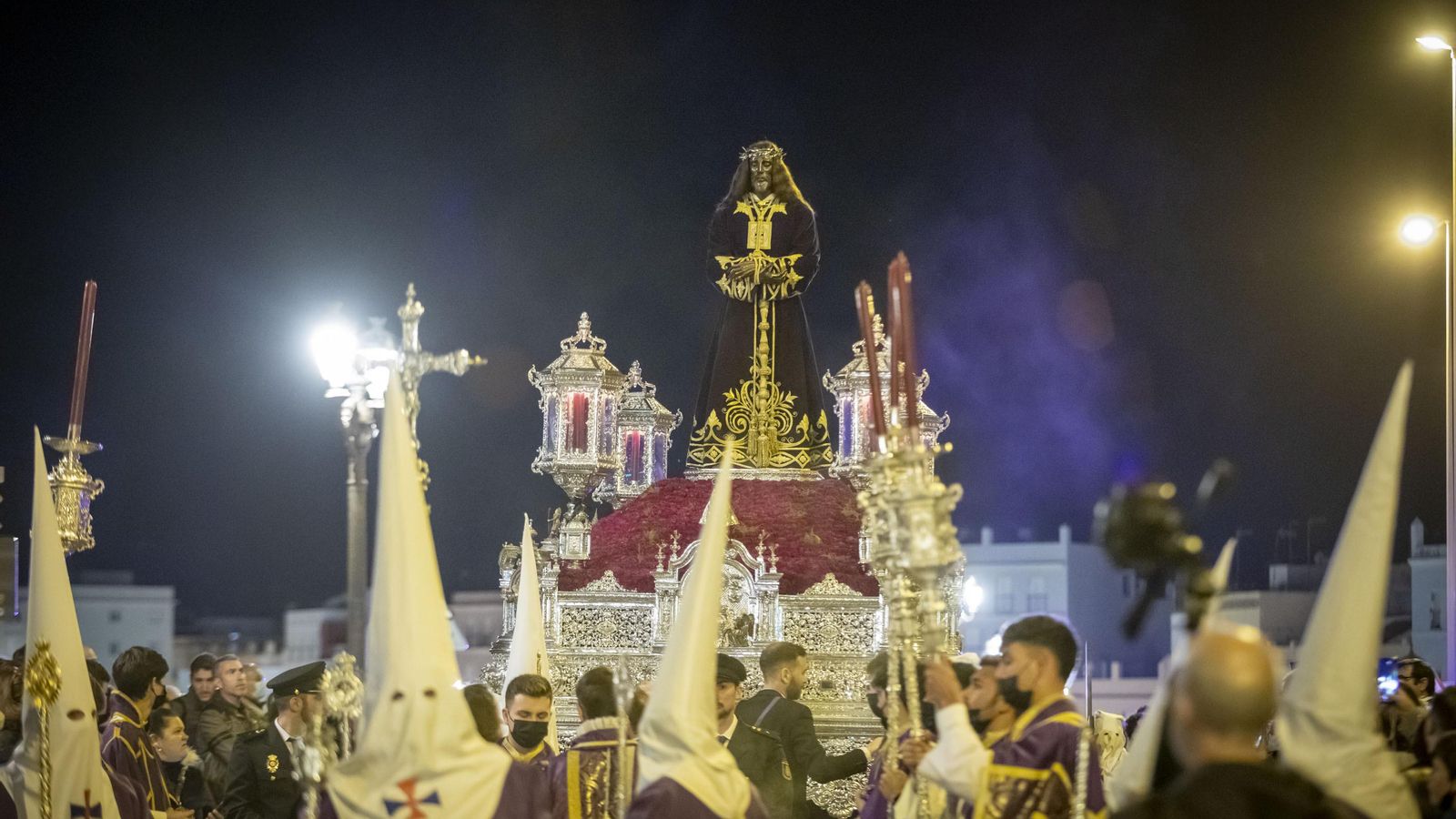 El paso de Jesús de Medinaceli transita por el Campo del Sur. El paso de Jesús de Medinaceli transita por el Campo del Sur.