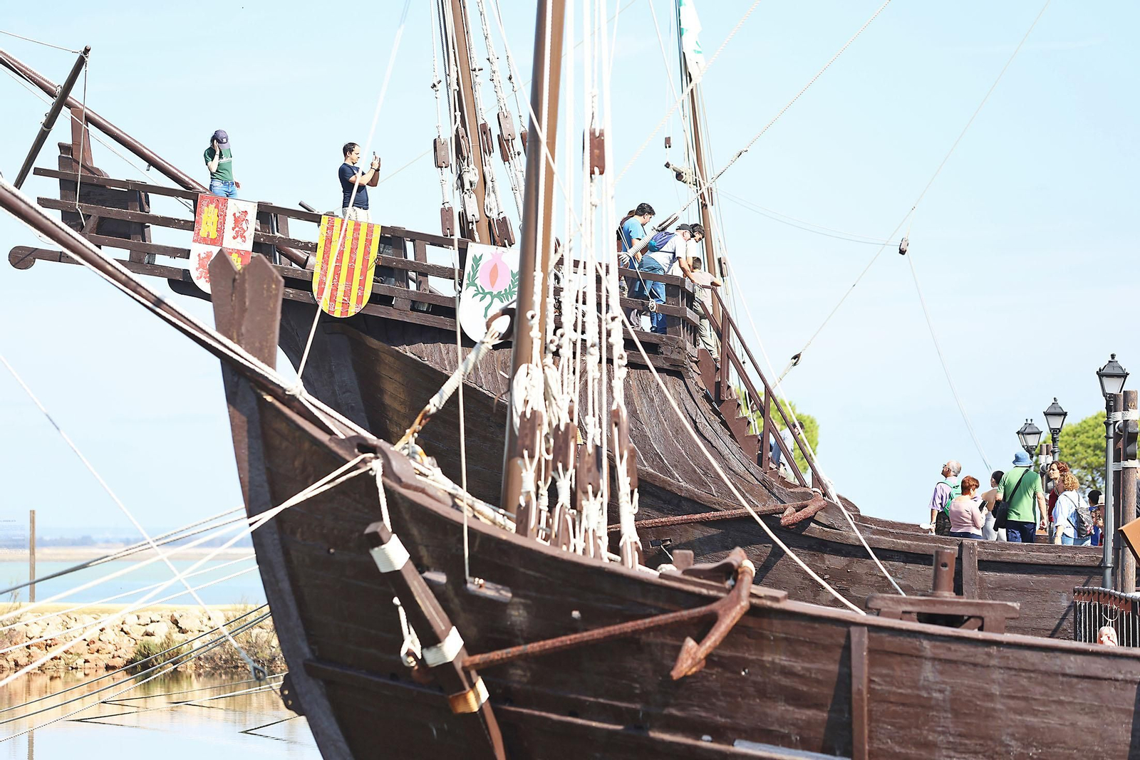 Imágenes de las Jornadas de puertas abiertas en el Muelle de las Carabelas