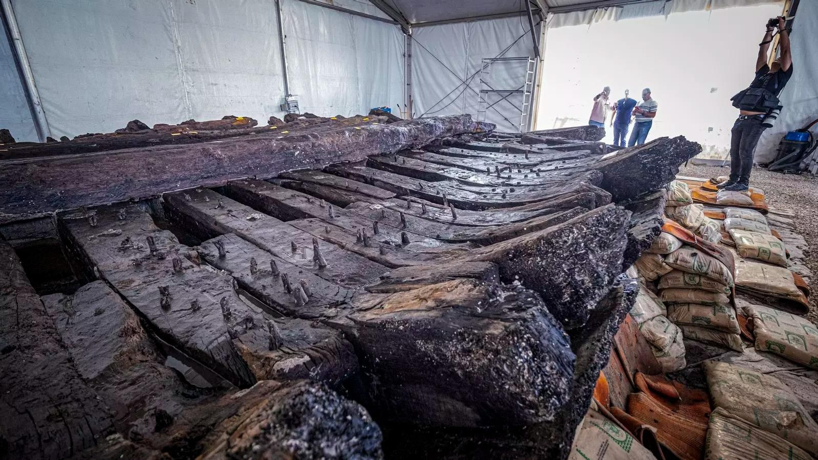 Los restos del pecio del siglo XVII, durante el periodo de investigación