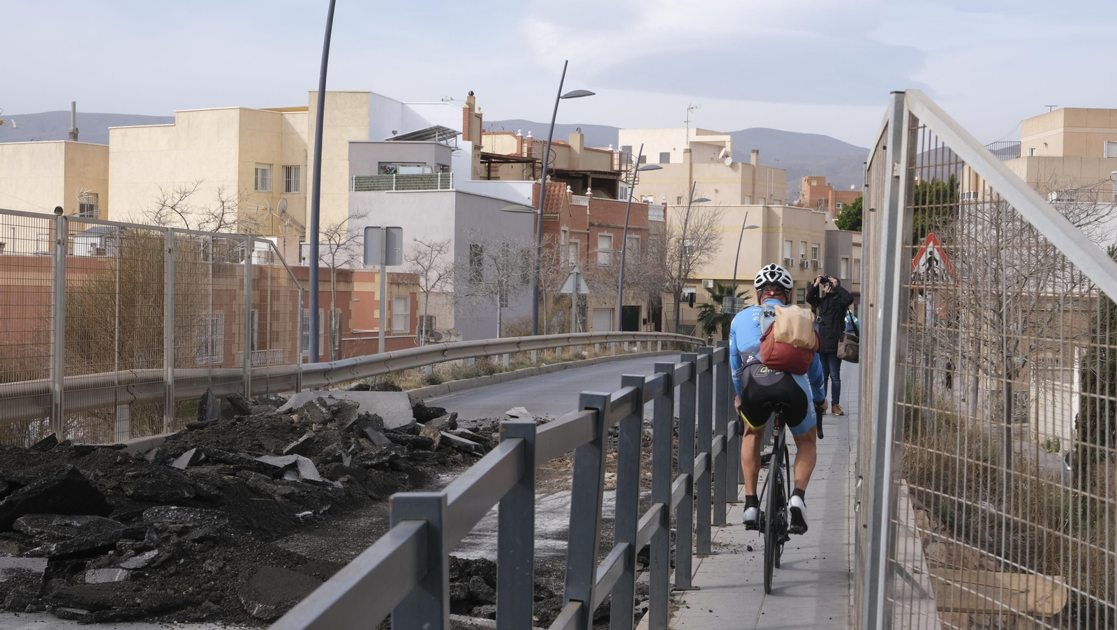 Imágenes del desmantelamiento del puente de Los Molinos, para el soterramiento del AVE