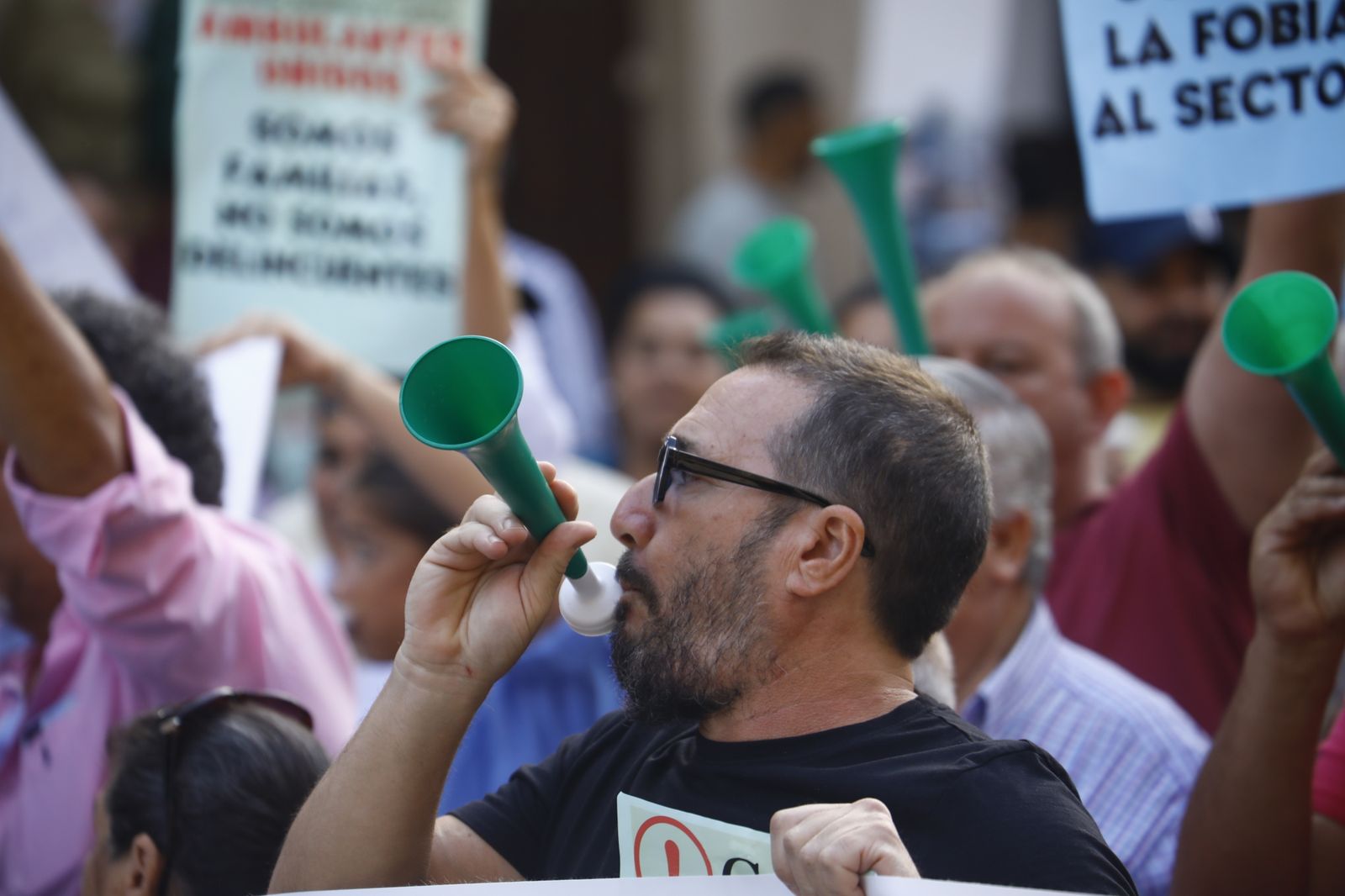 La protesta de los comerciantes ambulantes en Córdoba, en imágenes