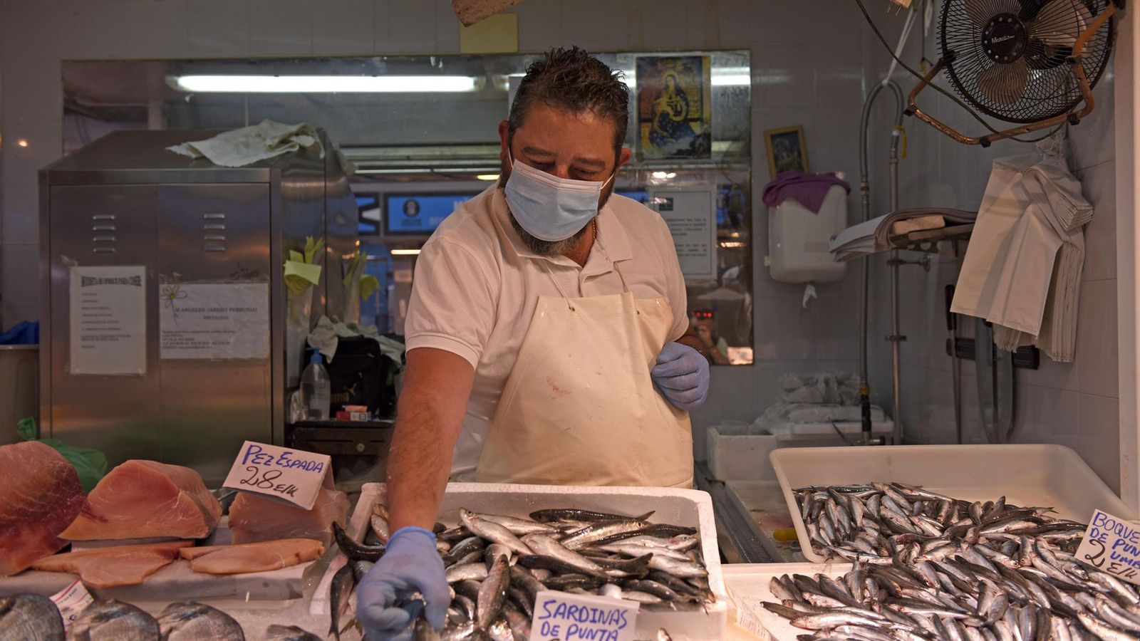 Puesto de pescados en el Mercado del Carmen.