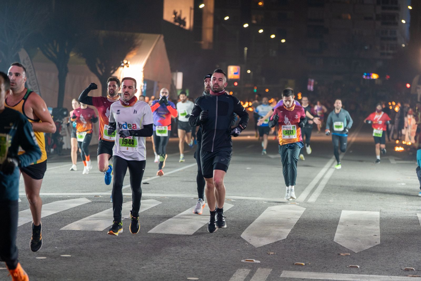 En imágenes: búscate en tu llegada a meta de la Carrera de San Antón 2026 (6)