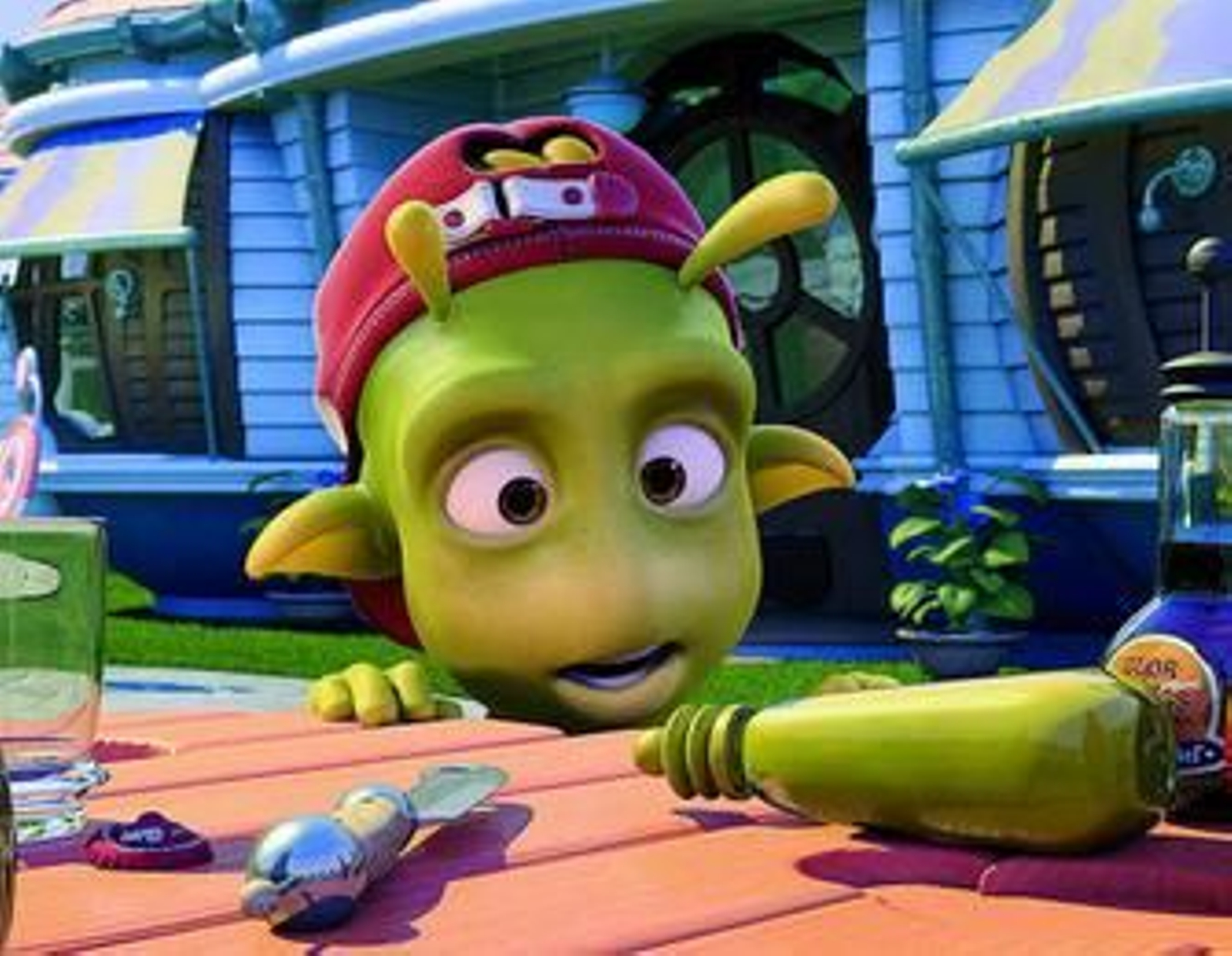 Los creadores de 'Planet 51' han desarrollado una tecnología propia para que las animaciones tengan una destacable calidad. En la imagen superior, una escena del filme; abajo, el grupo de protagonistas.