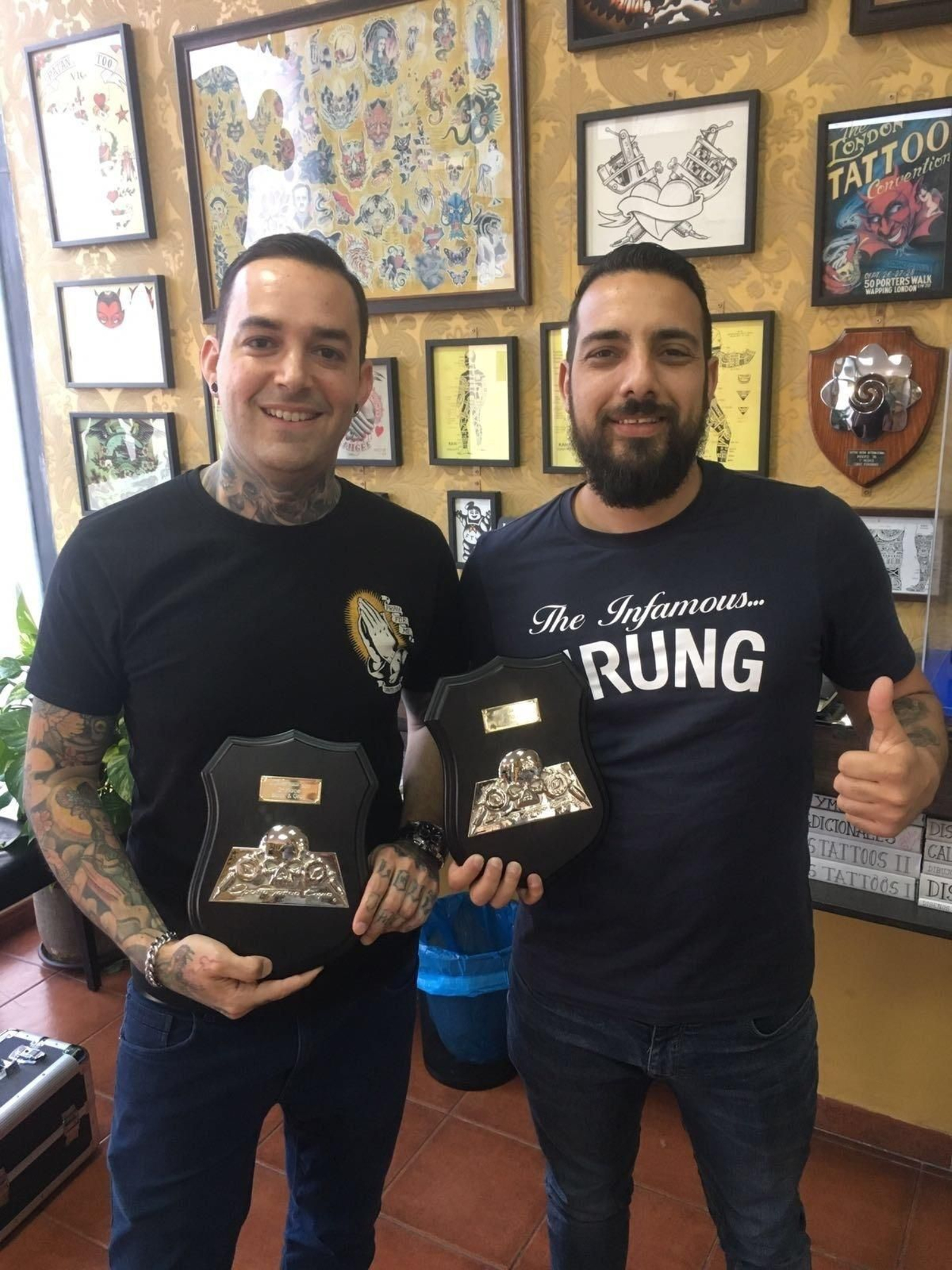 Los tatuadores jerezanos Miguel Muñoz y Samuel Martínez 'Pol'.