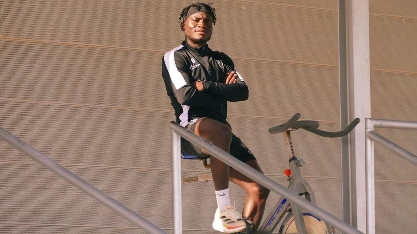 Alu Koroma, en un entrenamiento con el Orihuela