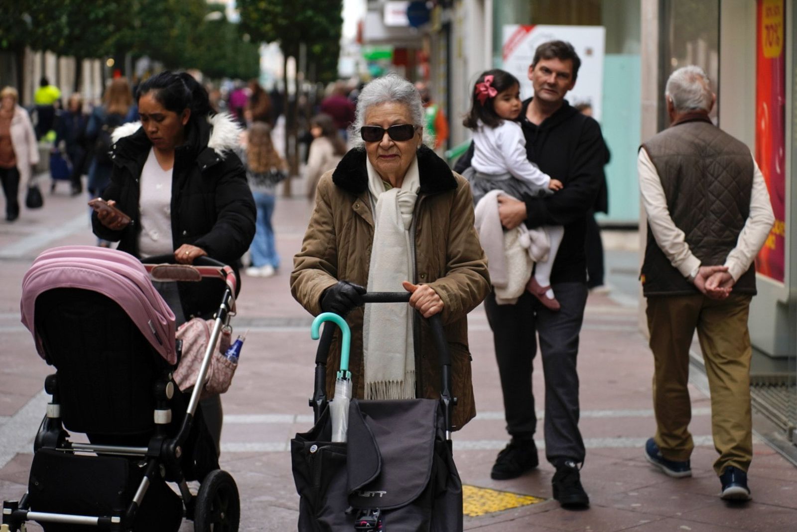 Búscate en las fotos del ambiente en el centro de Algeciras antes de la Nochevieja