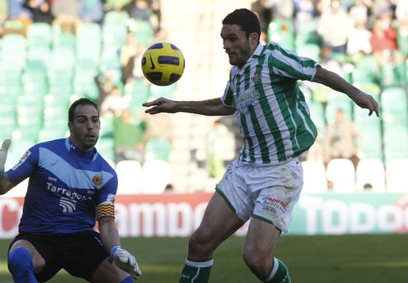 Los de Mel comienzan el año con victoria gracias a un penalti de Emana.

Foto: Pizarro