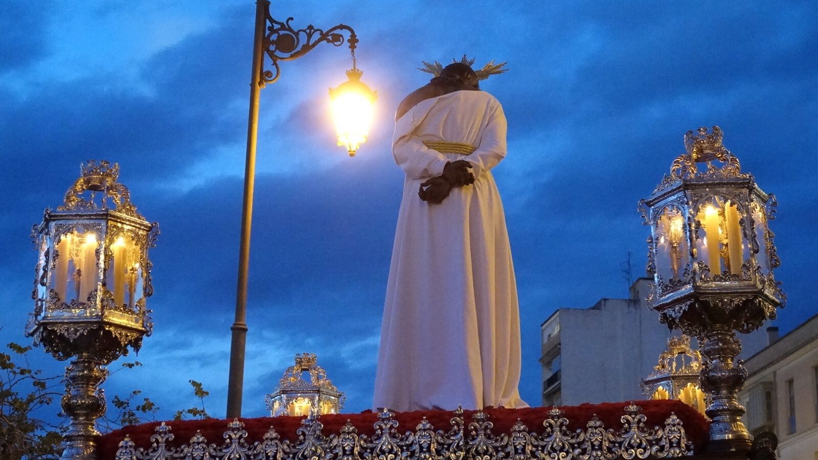 Nuestro Padre Jesús de la Humillación de espaldas.
