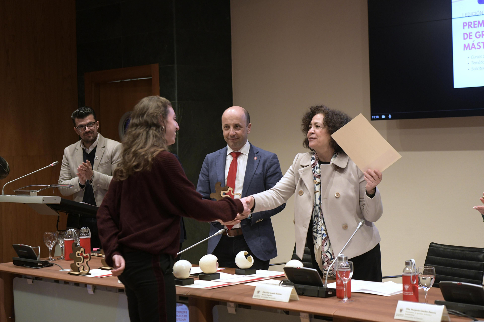 Entrega de la primera edición de los premios a los mejores trabajos fin de grado, fin de máster y tesis doctorales del ámbito de la igualdad y la inclusión en la UGR en imágenes