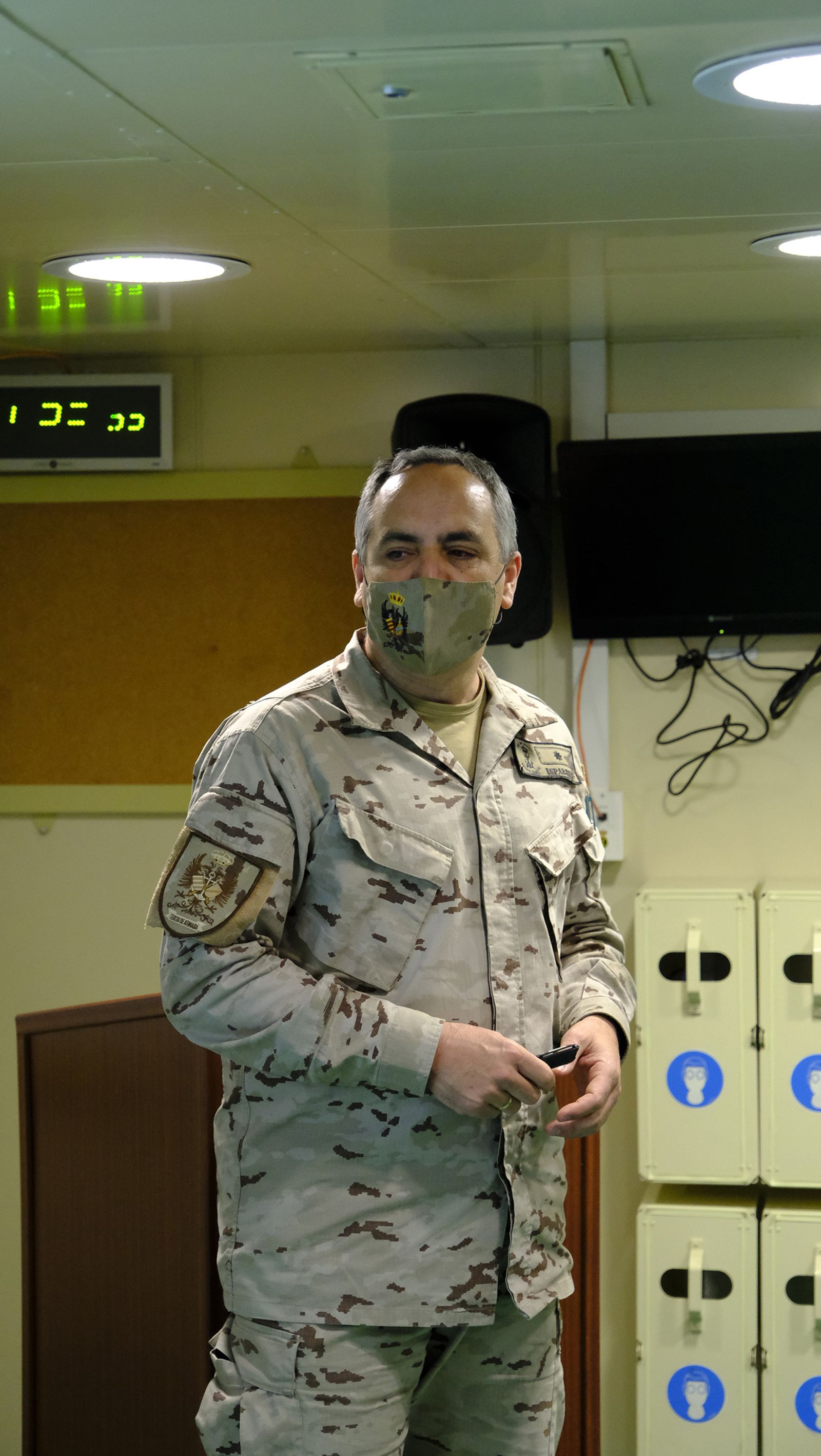 Fotogalería de la visita al portaaviones Juan Carlos I. Puerto de Almería.