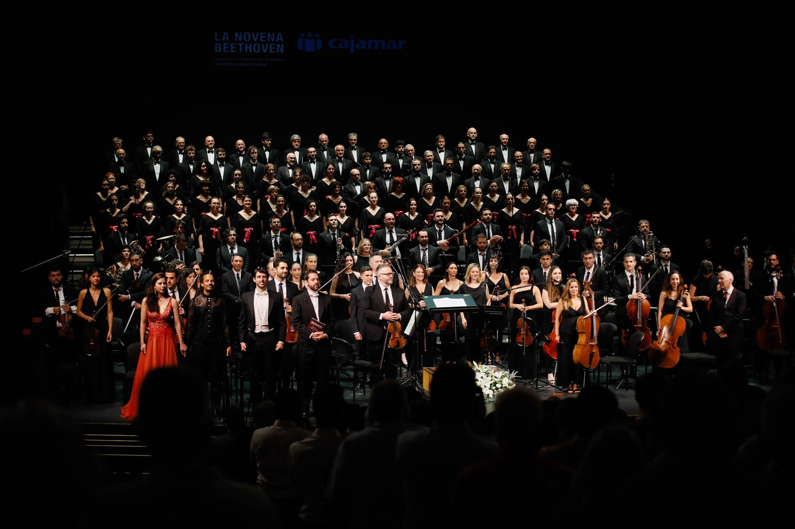 Imágenes de la novena Beethoven interpretado por la OCAL y Orfeón para Cajamar