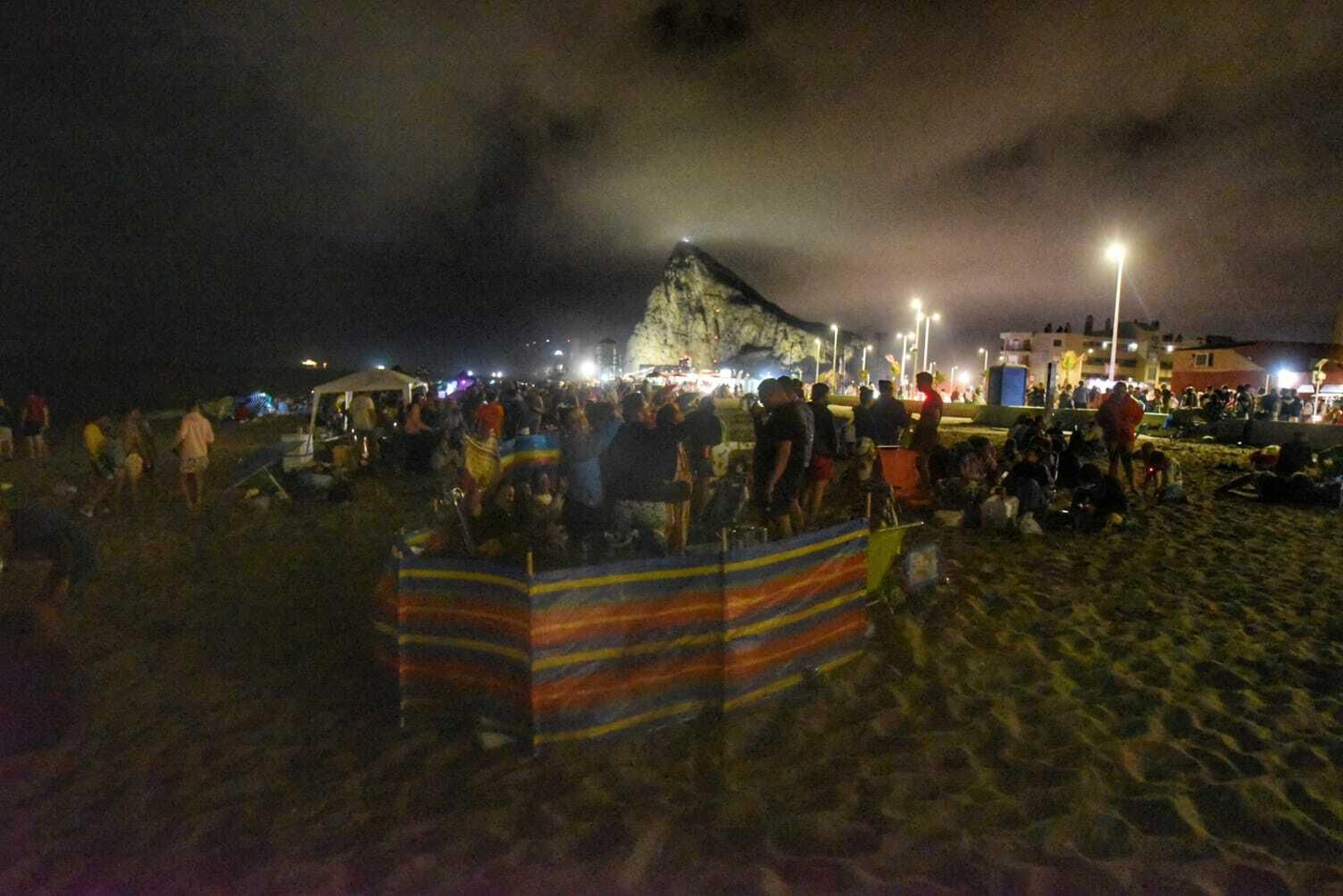 Las fotos de la noche de San Juan en La Línea