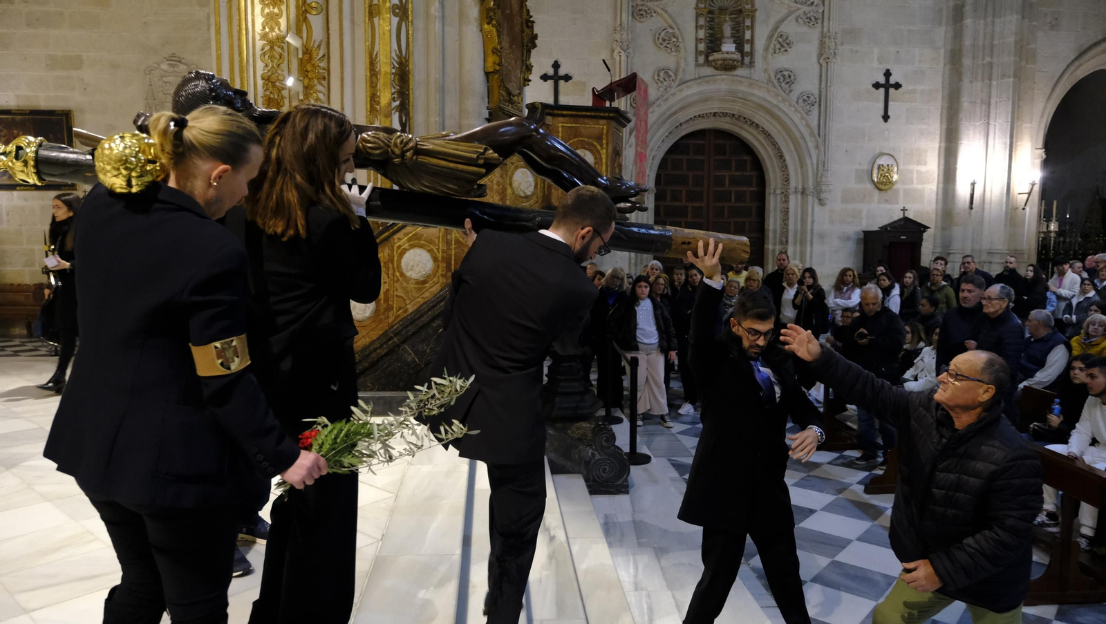Vía Crucis del Cristo de la Escucha en la Semana Santa de Almería 2025