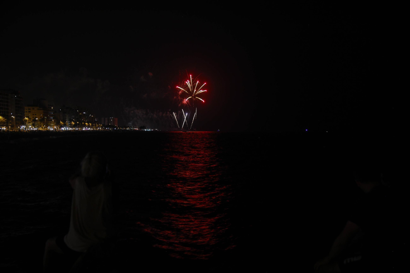 Las mejores imágenes de los fuegos artificiales de la feria de Almeria