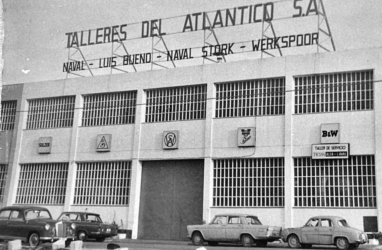 El edificio de Talleres del Atlántico, a finales del los años sesenta del siglo pasado, fundado en el Muelle de Levante por Luis Bueno.