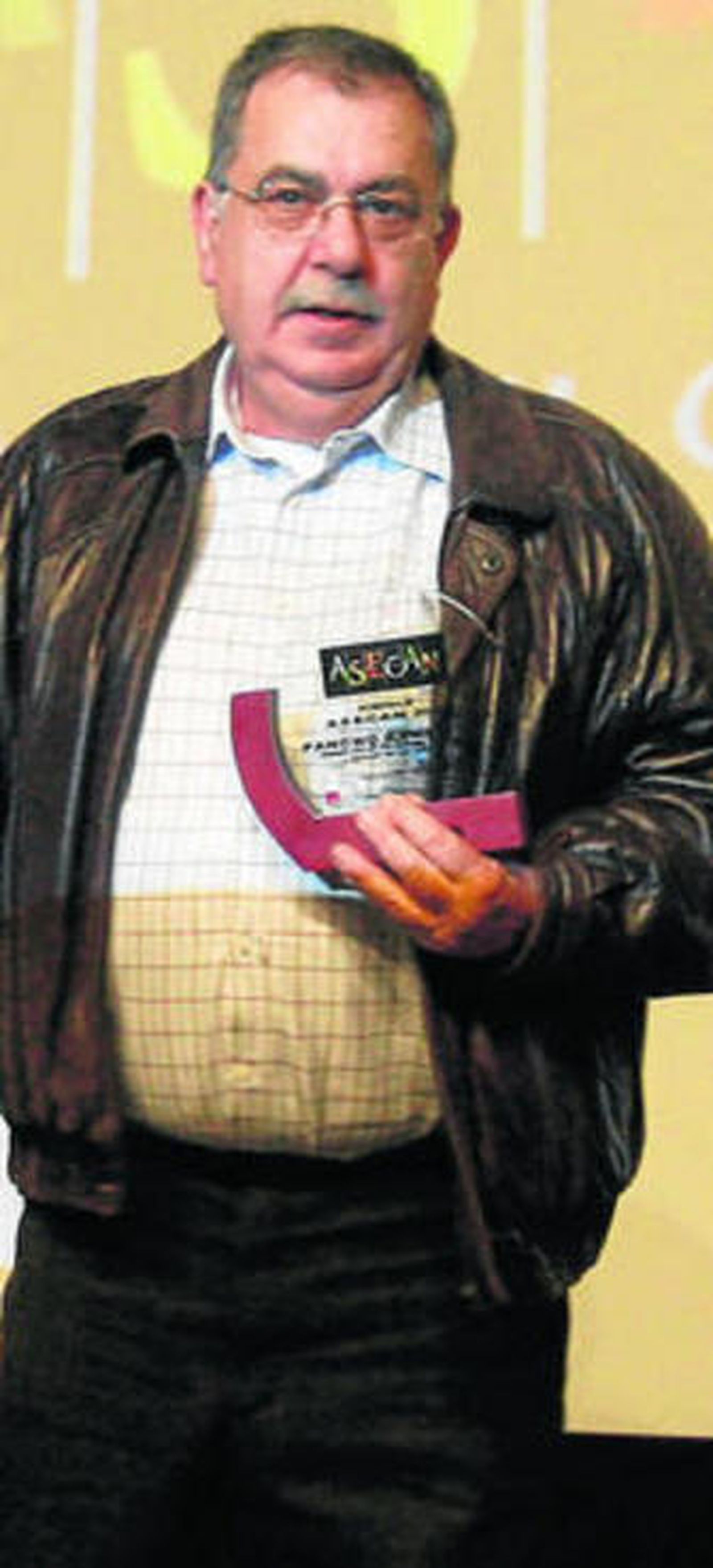 Bautista, con su premio Asecan.