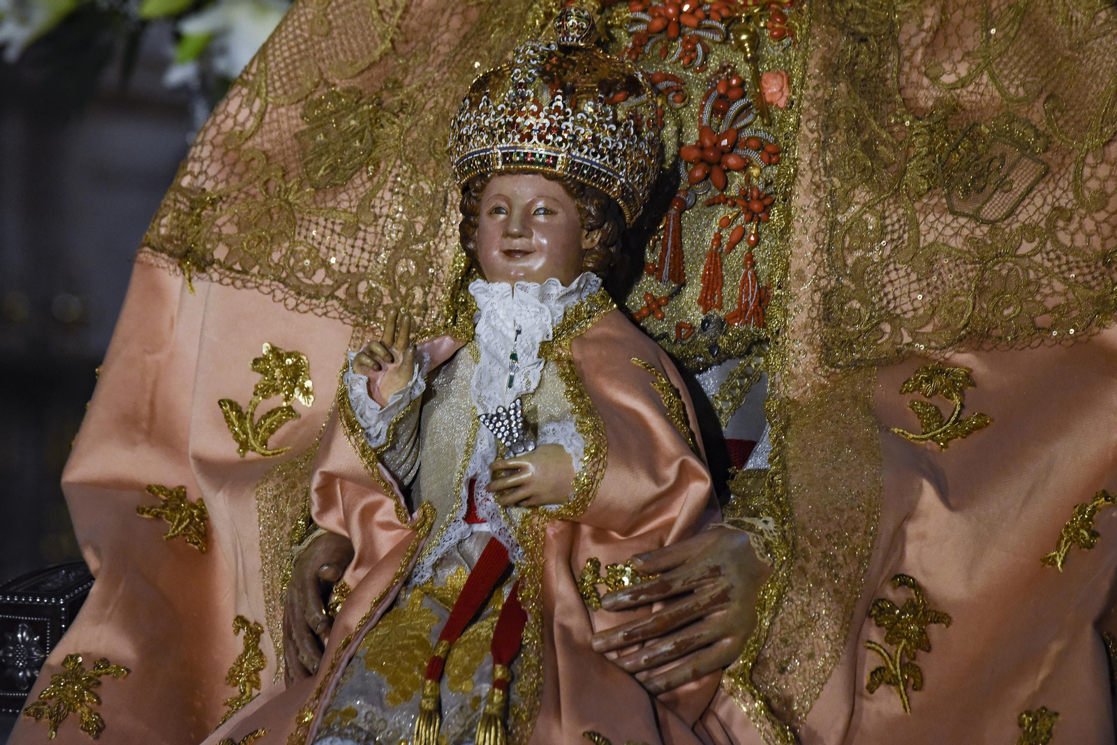 Besamanos de la Virgen de los Reyes