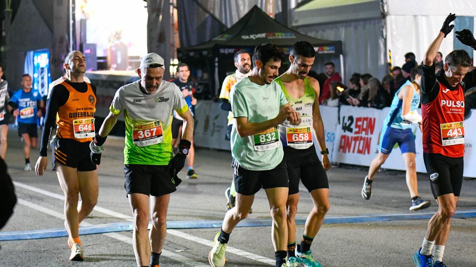 En imágenes: búscate en tu llegada a meta de la Carrera de San Antón 2025 (2)