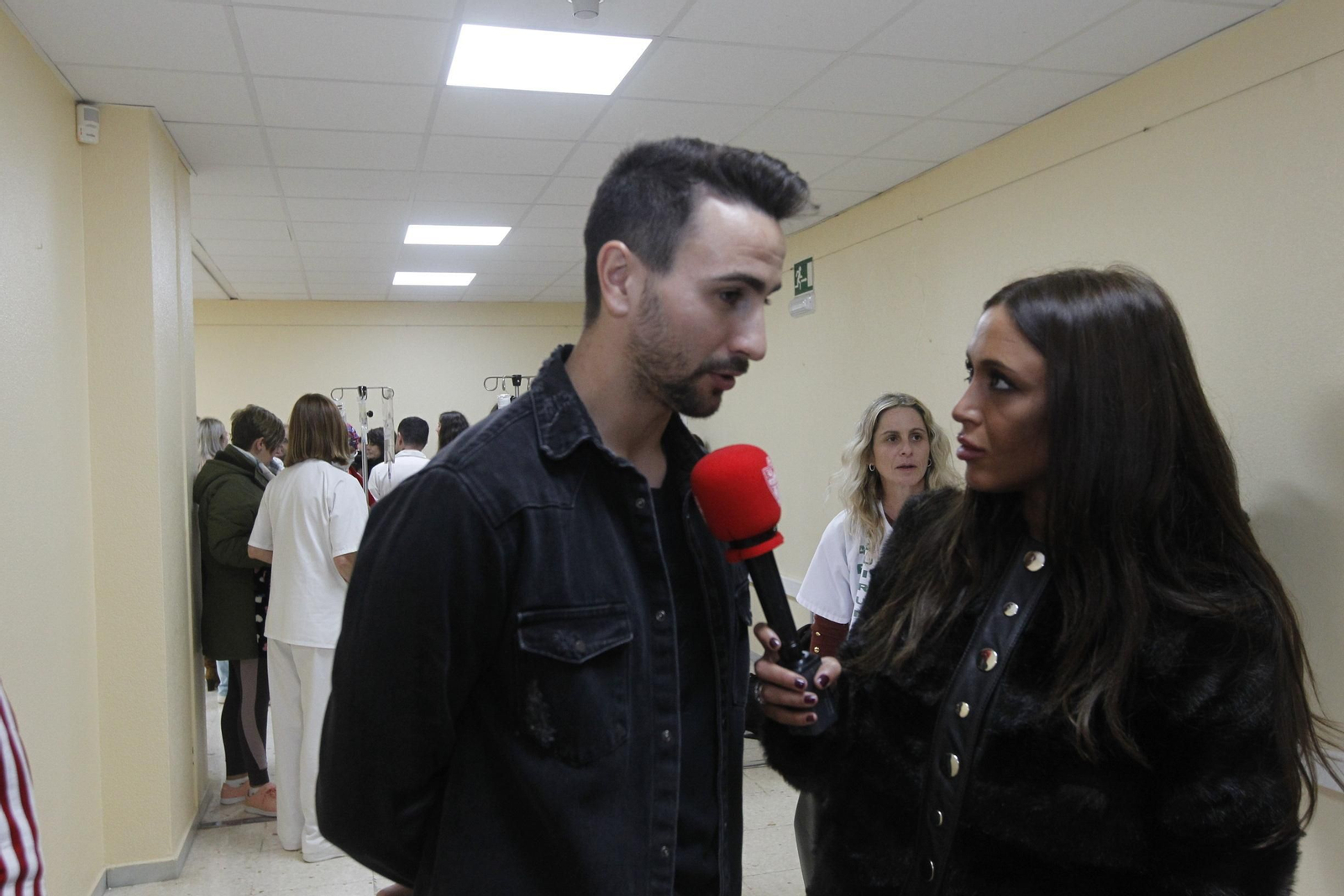 Fotogalería visita jugadores U.D. Almería Hospital Torrecárdenas