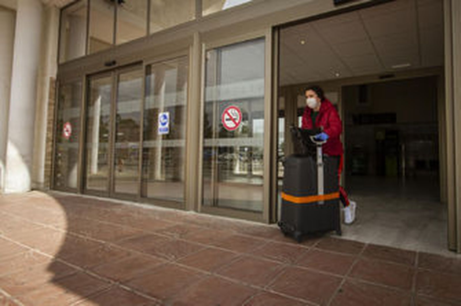 Fotos del aeropuerto de Granada. así ha sido la llegada del vuelo de Barcelona