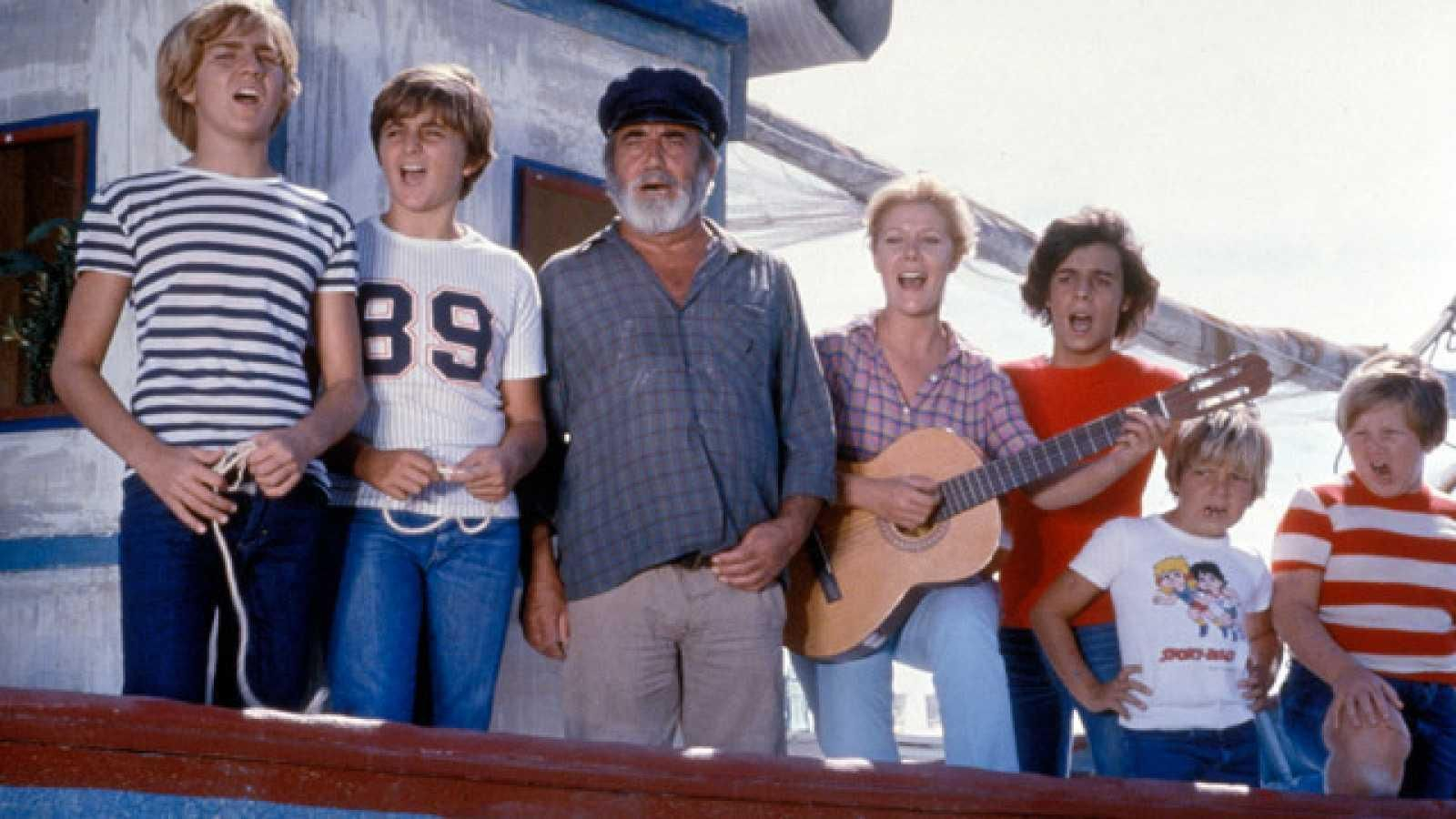 Una de las imágenes más emblemáticas de la serie, en la que aparecen los personajes en el barco de Chanquete.