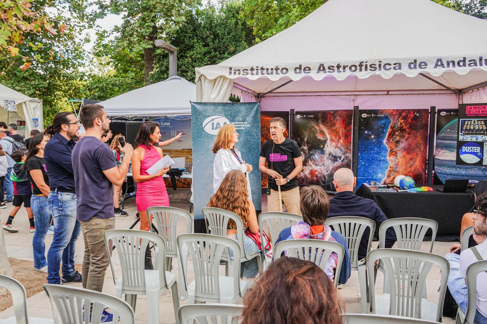 Las mejores imágenes de la Noche de los Investigadores en Granada