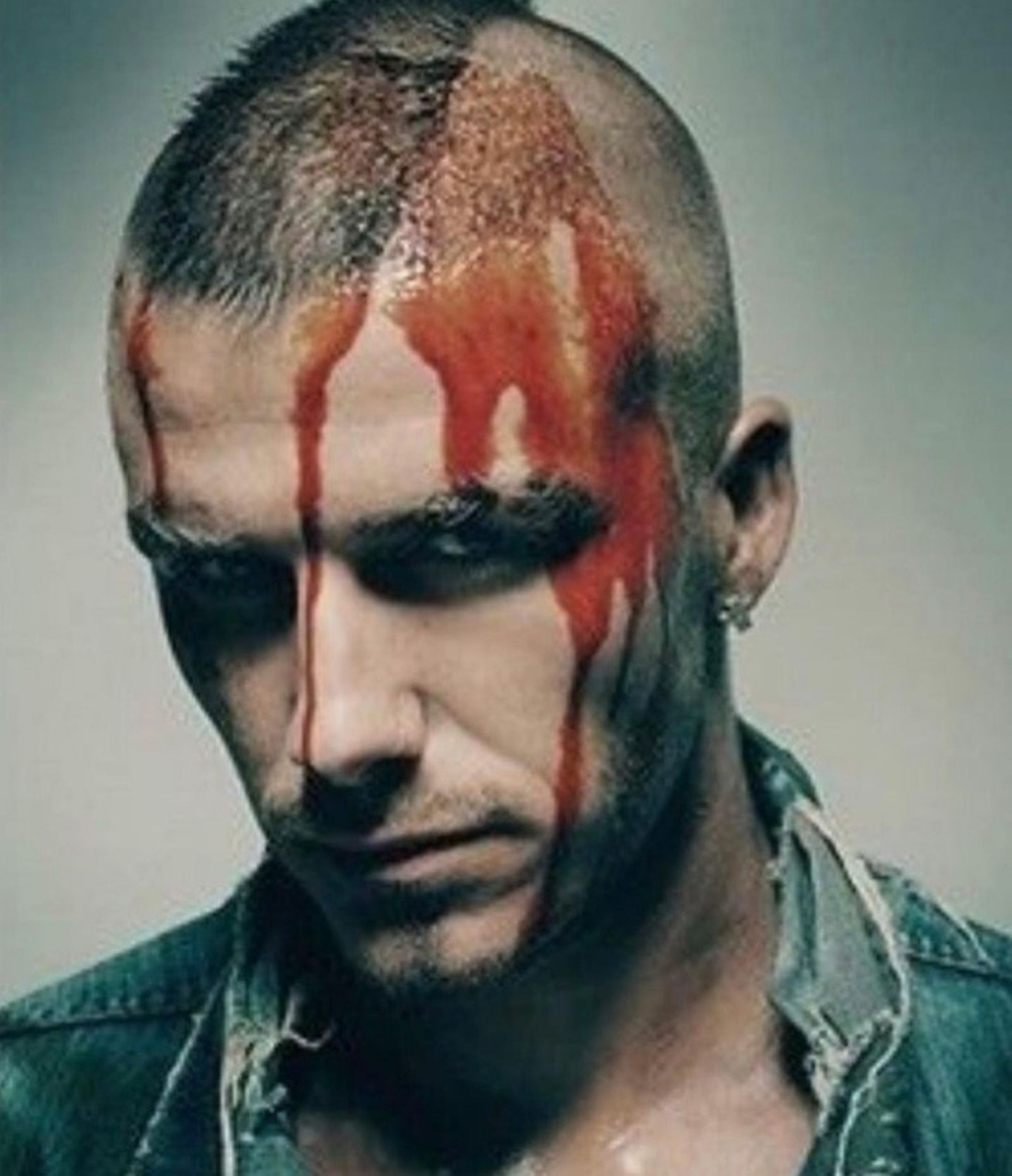 A David Beckham sólo le ha bastado echarse un tarro de salsa de soja por la cabeza