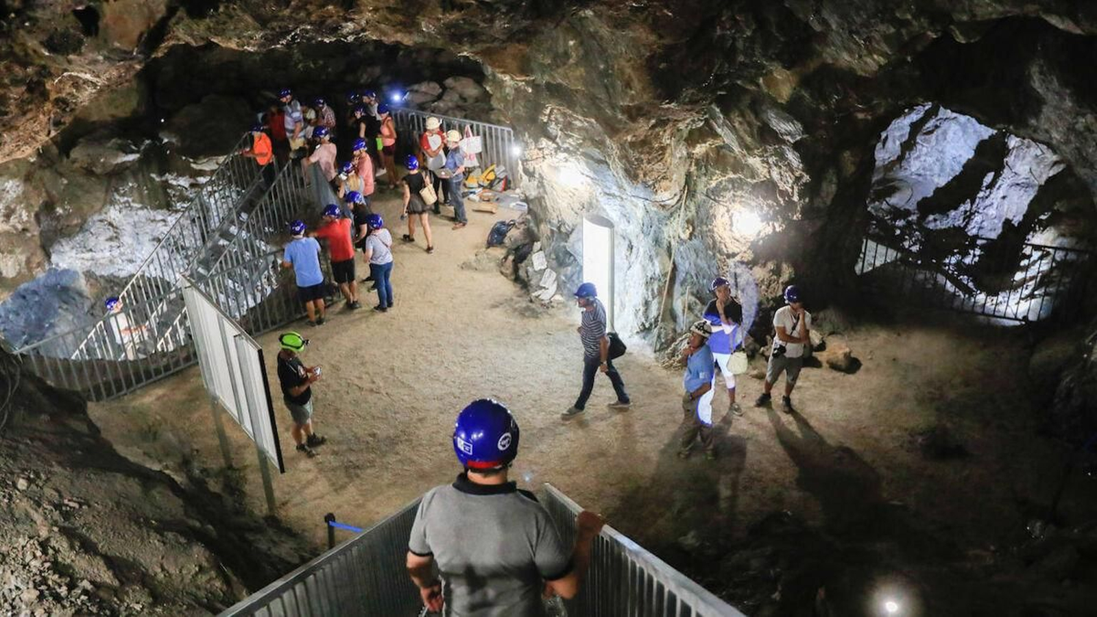 La Geoda de Pulpí no para de recibir visitas. La Geoda de Pulpí no para de recibir visitas.