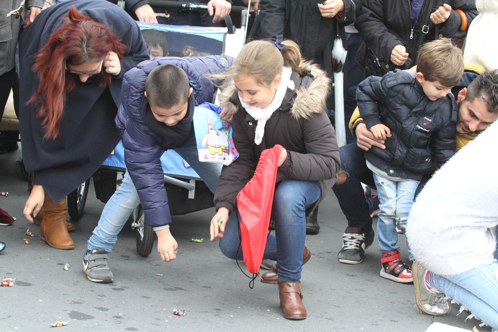 Cabalgata de los Reyes Magos 2018: Melchor, Gaspar y Baltazar adelantan su salida para llenar de ilusión las calles de Huelva