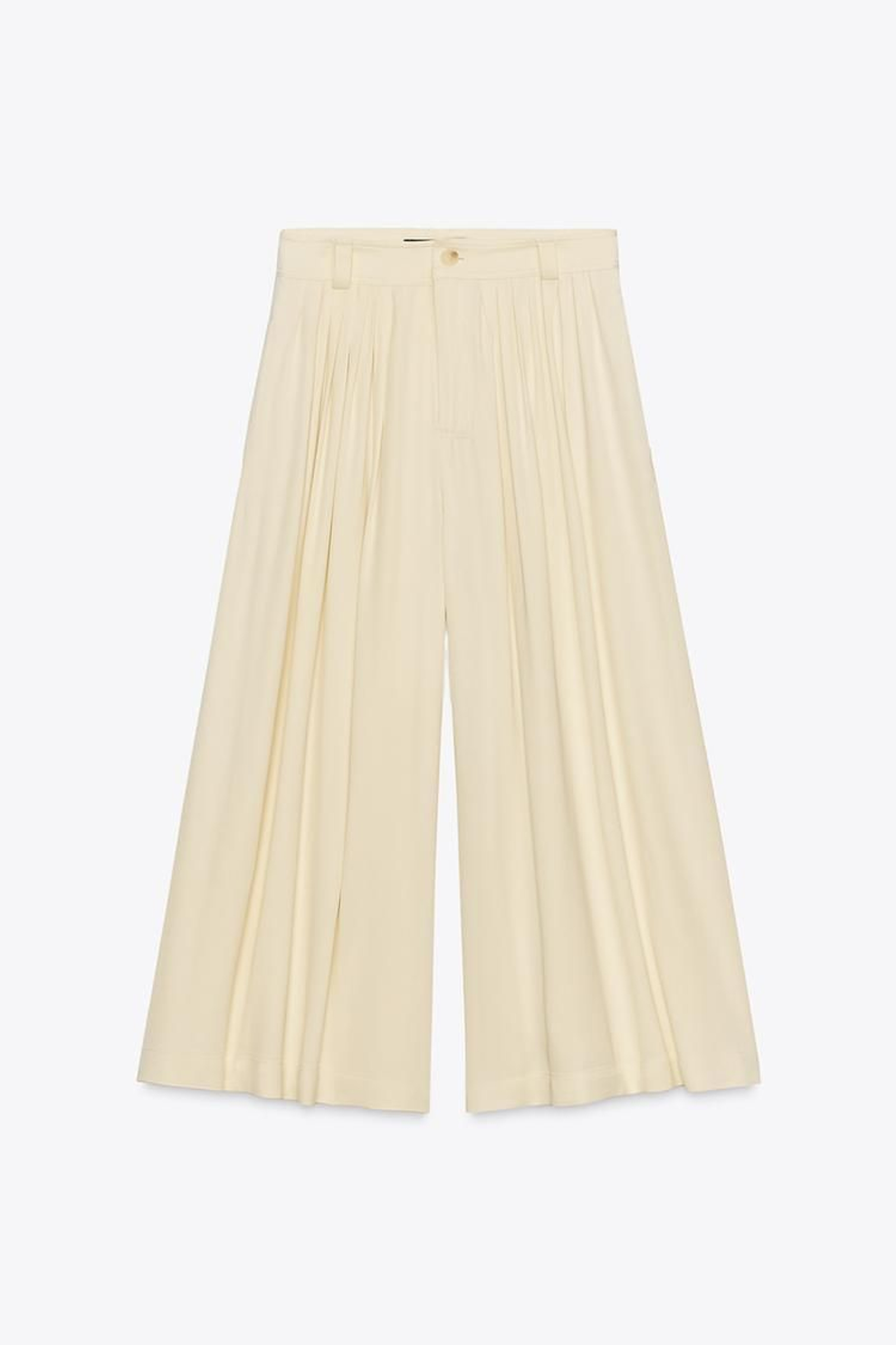 Pantalones holgados de Zara. Pantalones holgados de Zara.